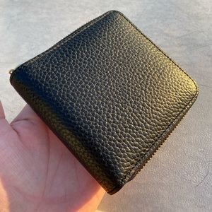 Cuyana wallet